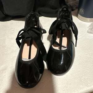 Capezio Jr. Tyette Tap Shoe Child - Black Patent